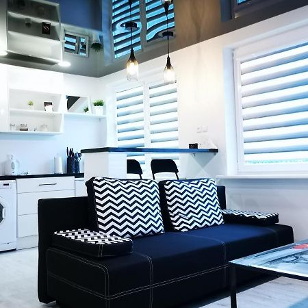 Black & White Studio อนีกช์ไช ภายนอก รูปภาพ